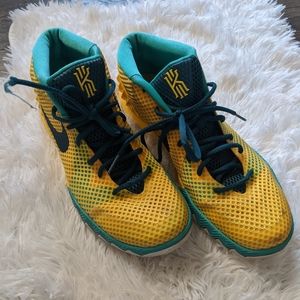 Kyrie Irving 1 Letterman Nike sneakers 9.5